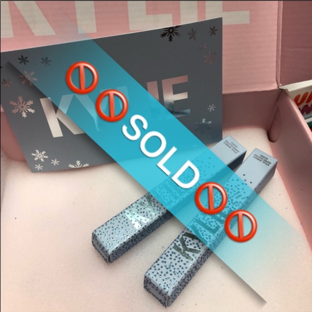 🚫🚫SOLD🚫🚫2 KYLIE HOLIDAY COLLECTION GLOSS ❄️❄️ - Picture 1 of 8
